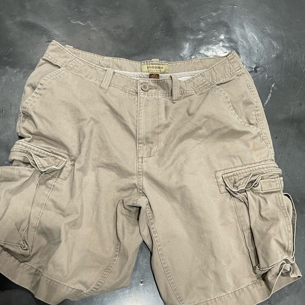 Cargo pants size 36 good condition only one spot of paint …:))))